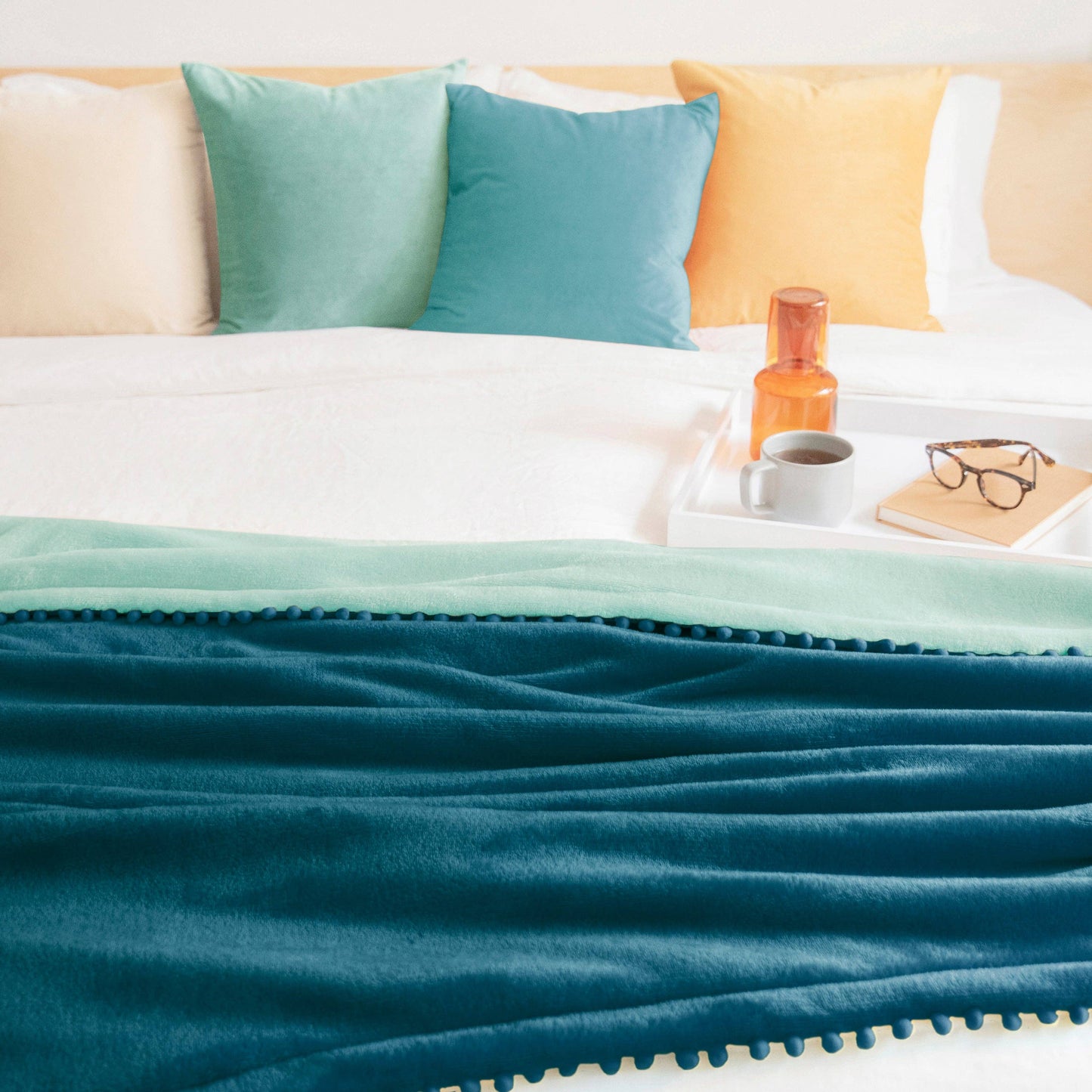 Bromelia Blanket (Blue/Light Aqua)