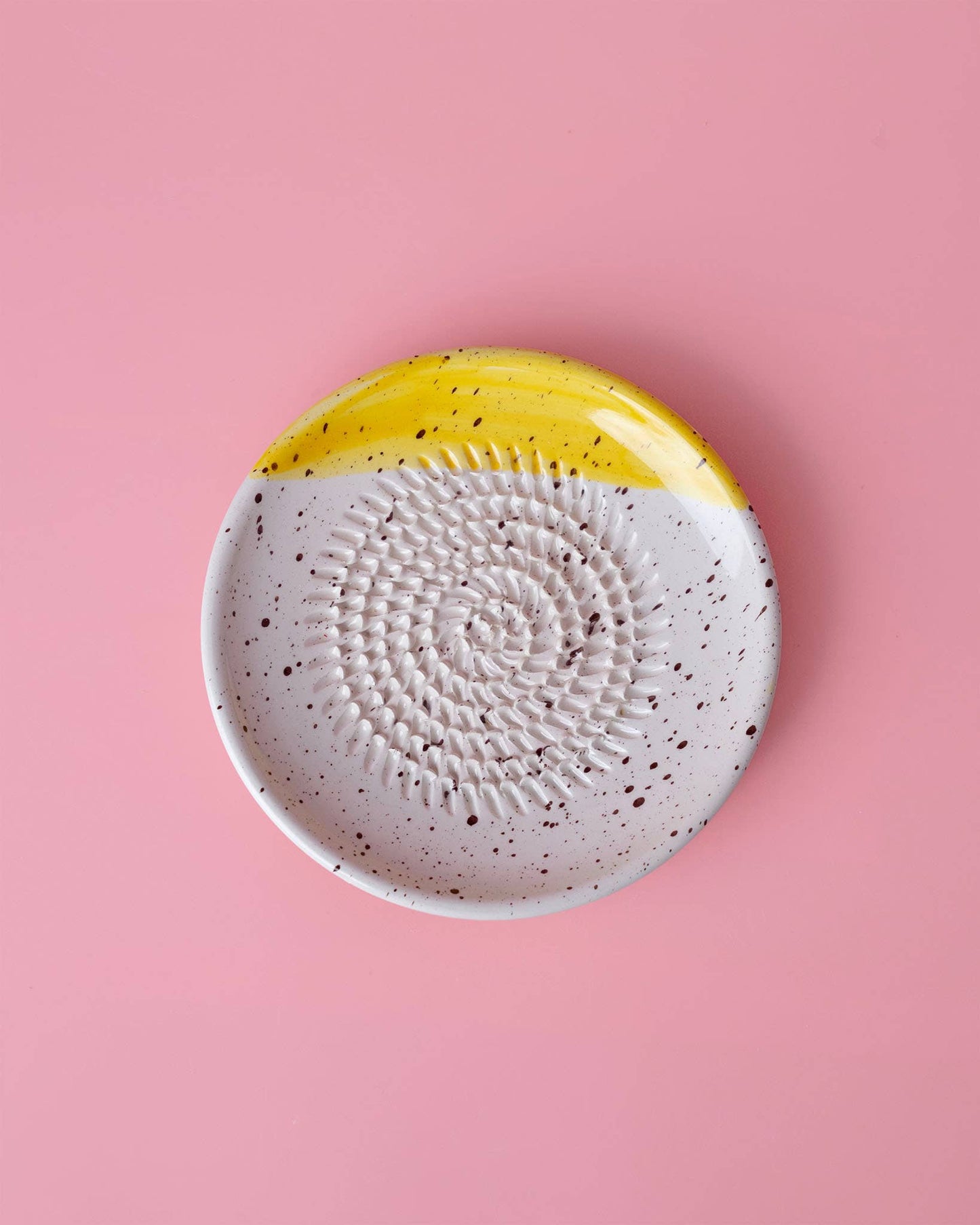 Ceramic Garlic Grater Plate - Small Yellow & White - Cinnamon