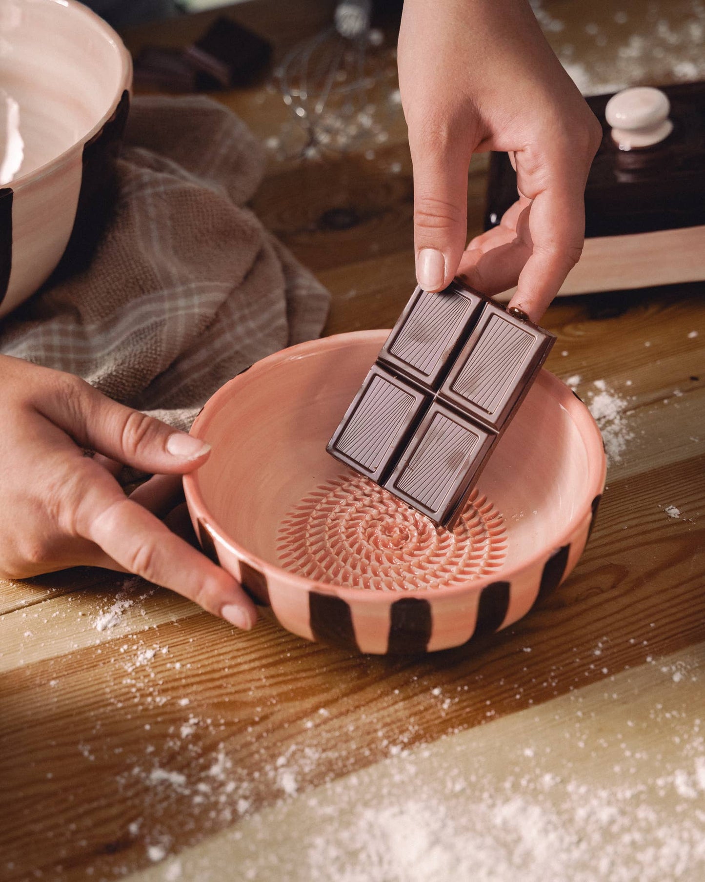 Large Pottery Grater Plate – Includes Gift Spoon / CHOCOLATE