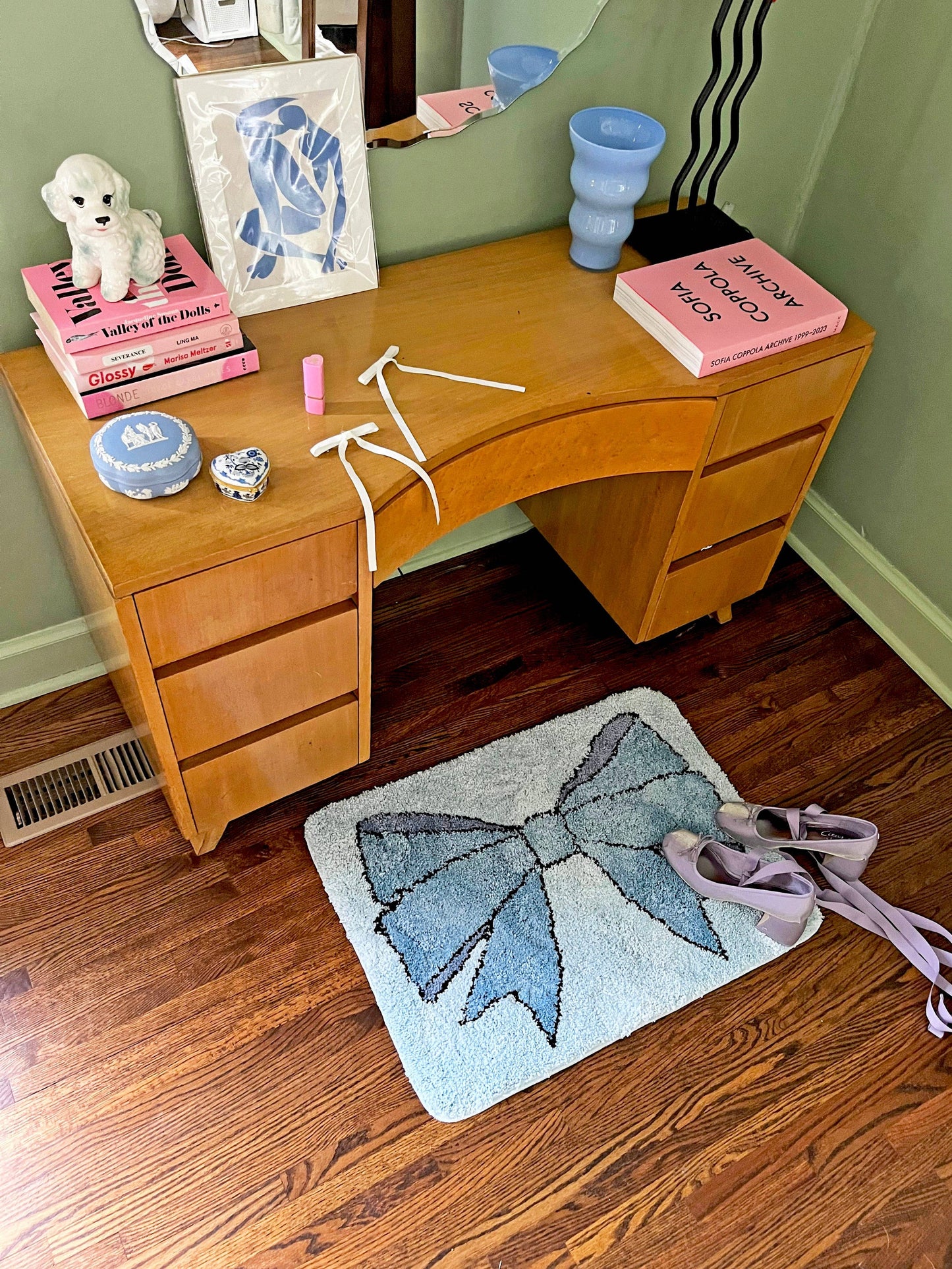 Bow Rug
