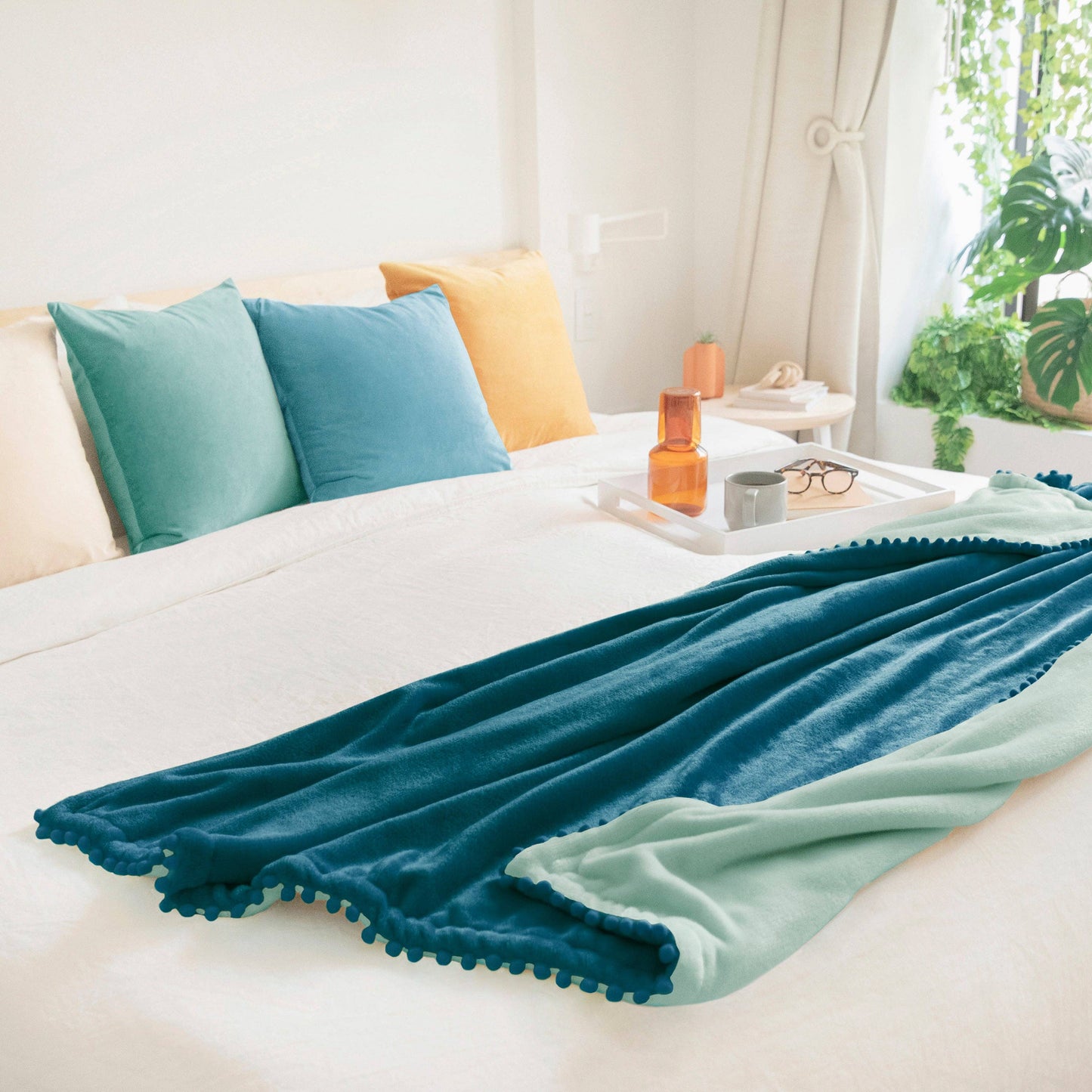 Bromelia Blanket (Blue/Light Aqua)
