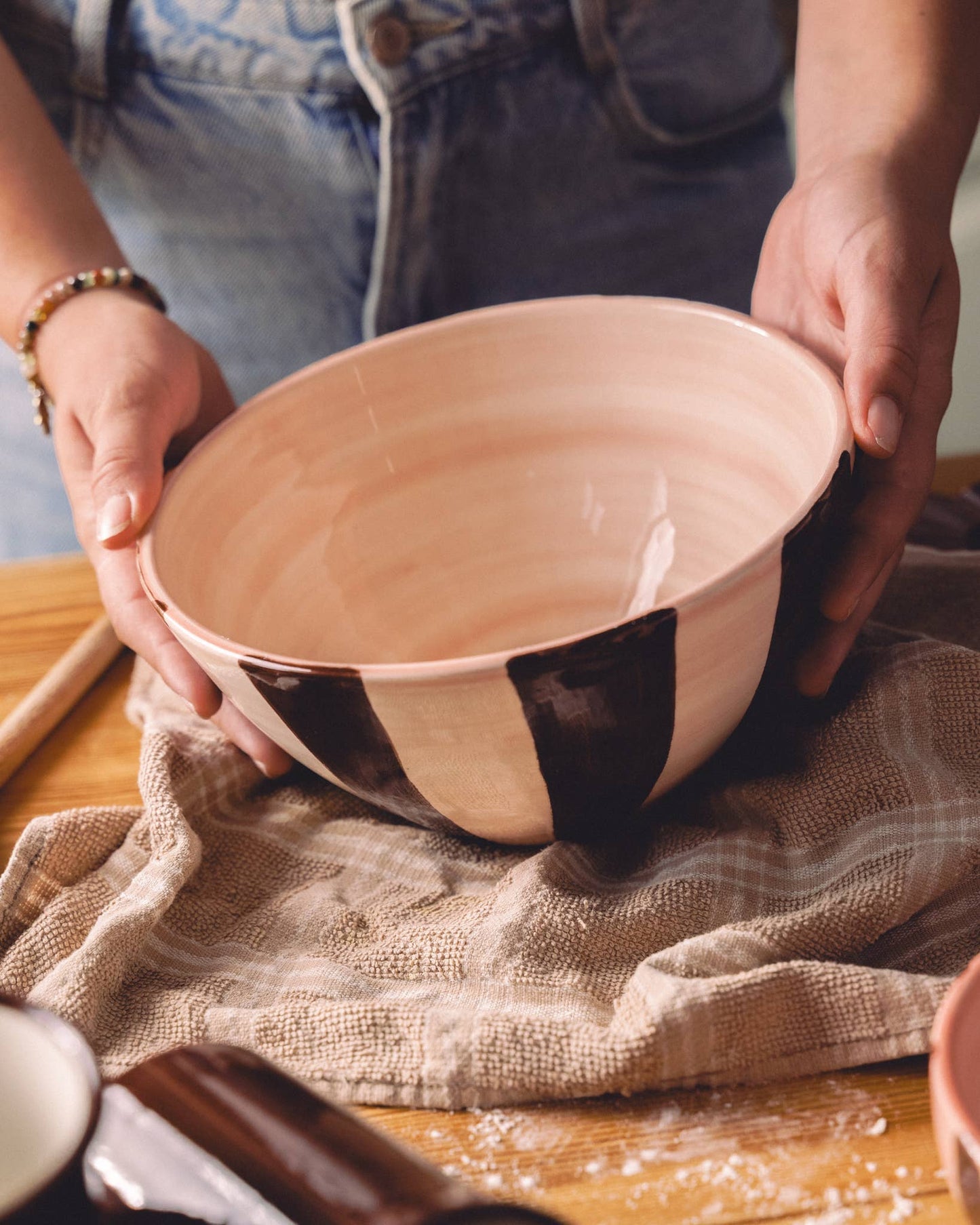 Ceramic Salad Bowl 1.5 L - 21 cm - Pink and Brown - Chocolate