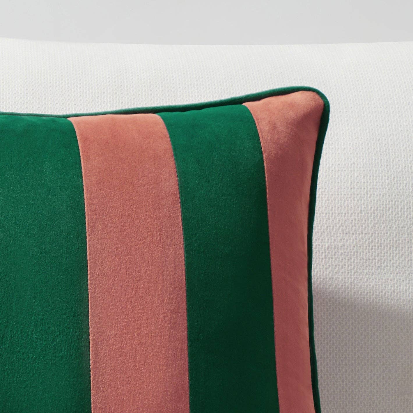 Tamarindo Velvet Pillow Covers (2-Pack) - Pink & Green