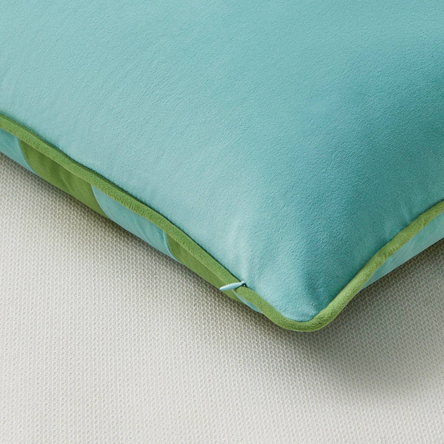 Tamarindo Velvet Pillow Covers (2-Pack) – Light Green & Light Blue