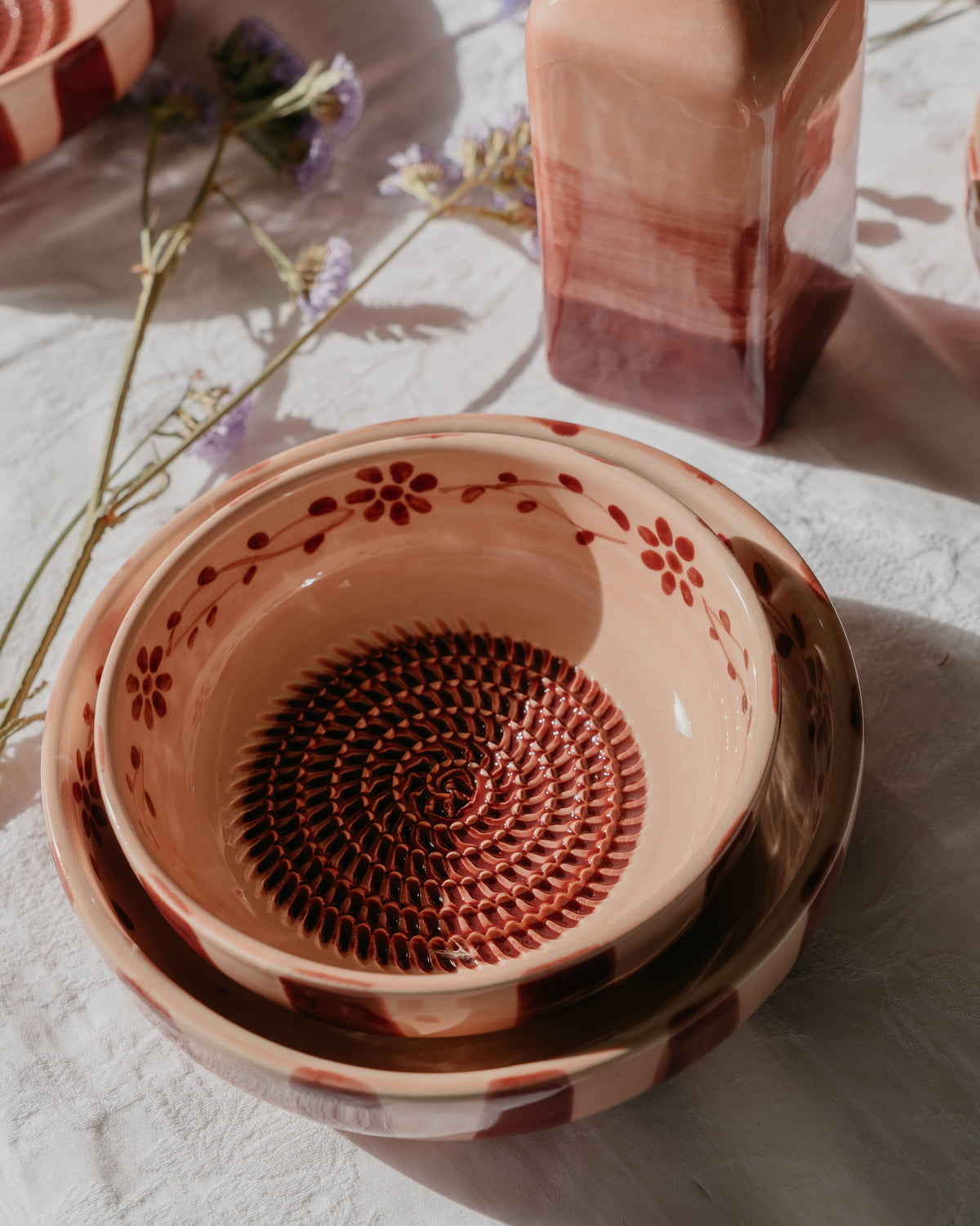Ceramic Garlic Grater Bowl - Medium Pink