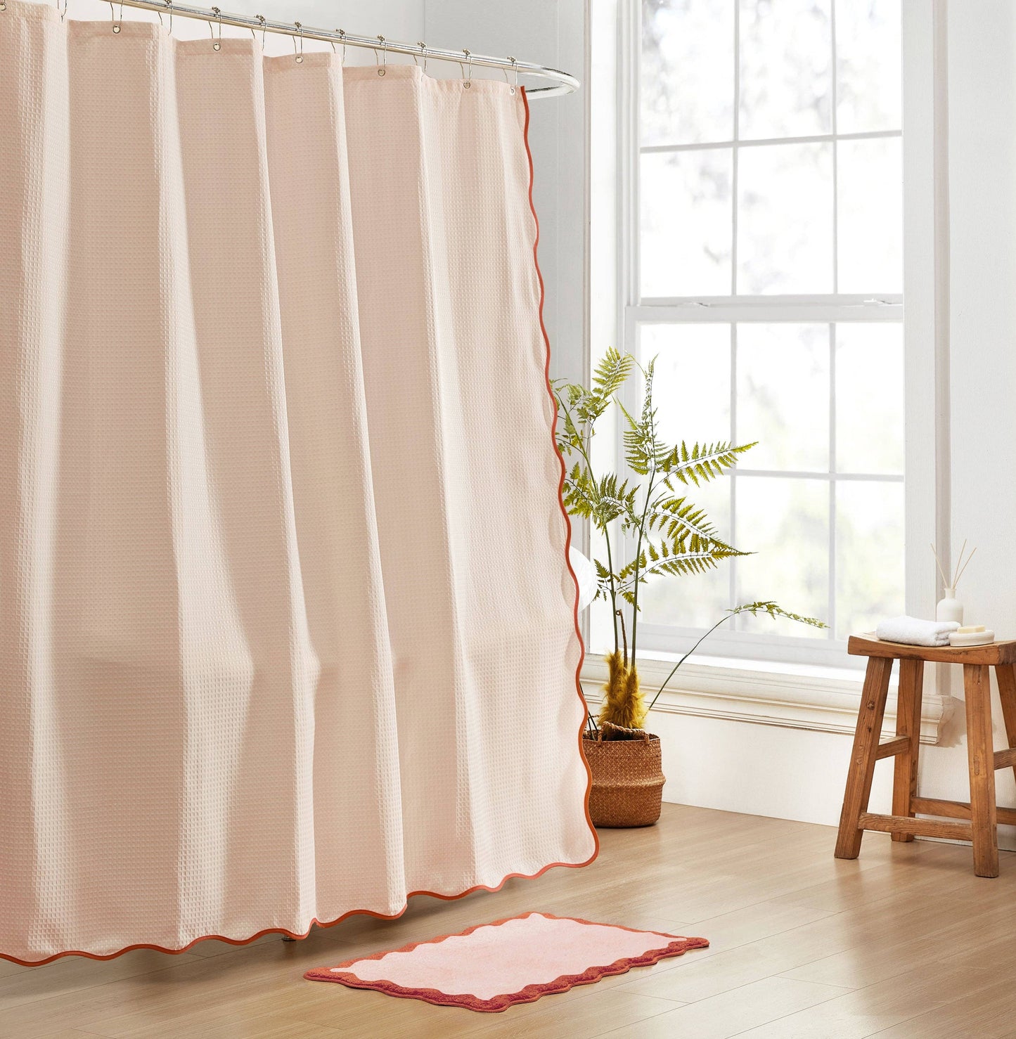 Anemona Shower Curtain (Rust/Light Peach)